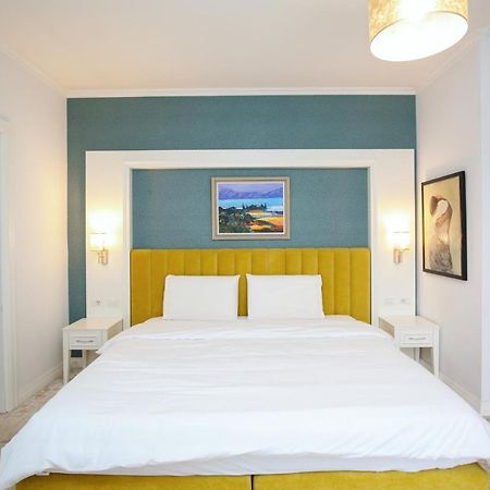 Art Hotel Tirana Esterno foto