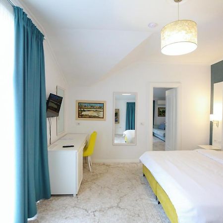 Art Hotel Tirana Esterno foto