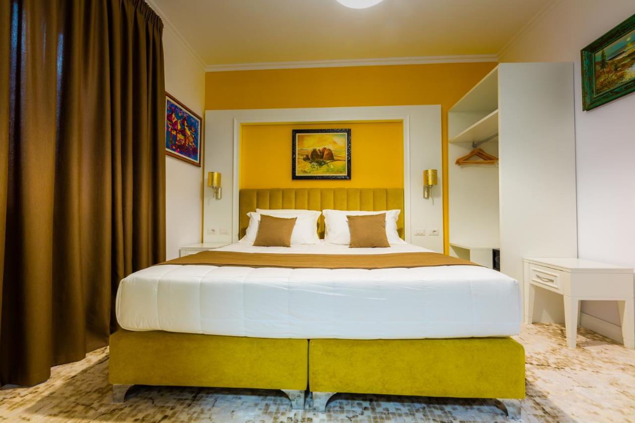 Art Hotel Tirana Esterno foto